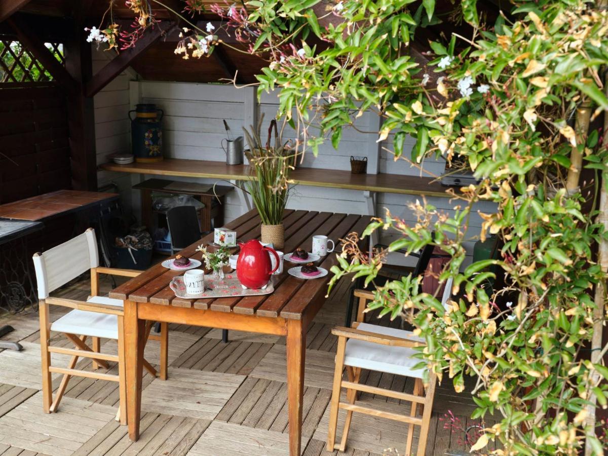 Bed and Breakfast Les Roses Santec Екстер'єр фото