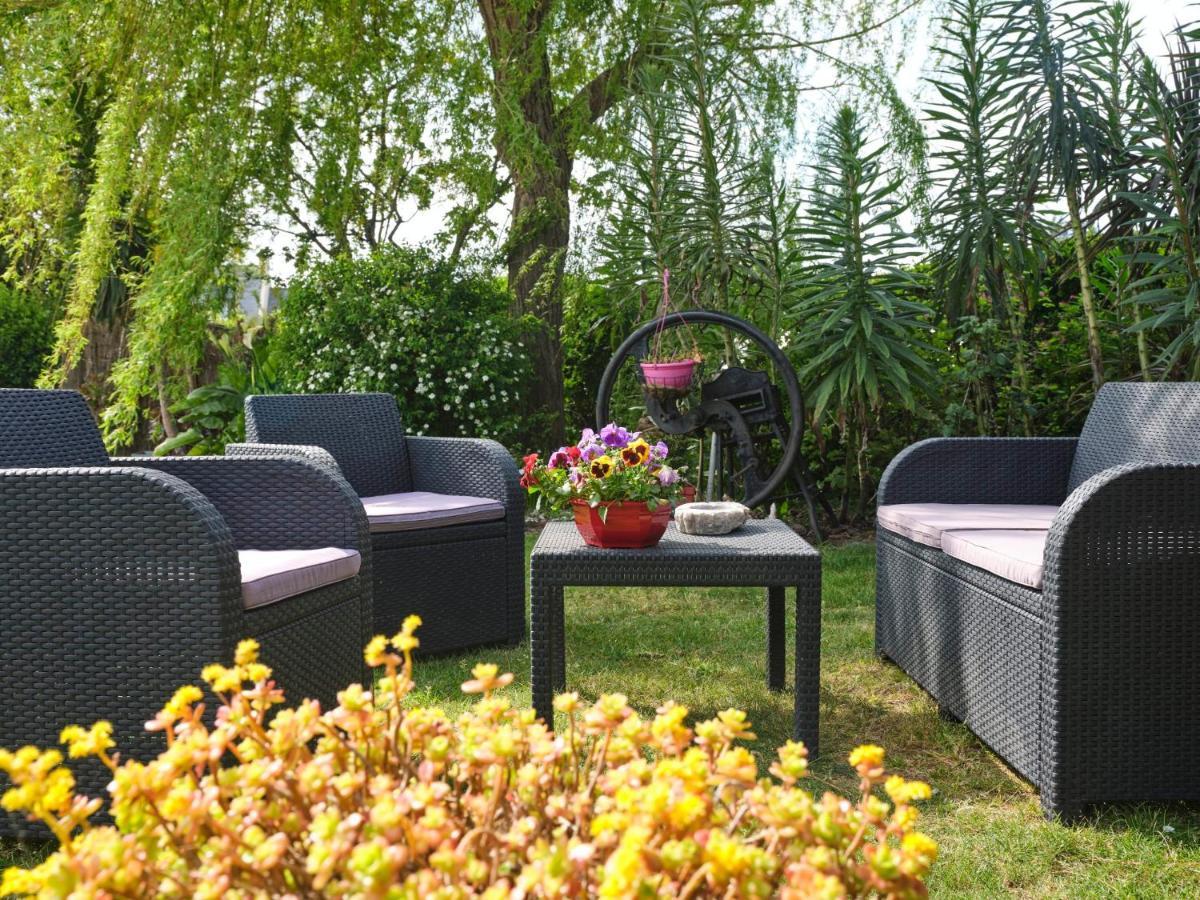 Bed and Breakfast Les Roses Santec Екстер'єр фото