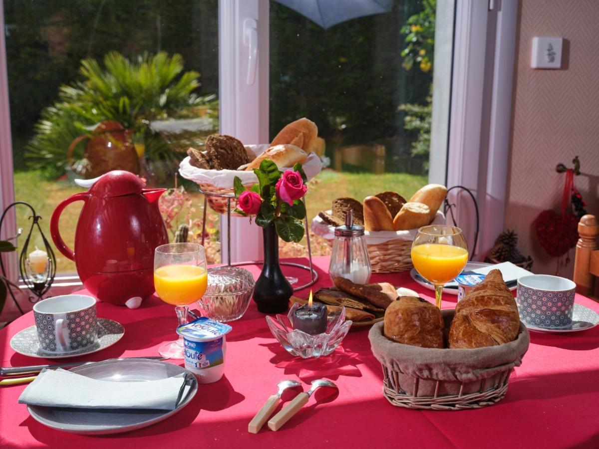 Bed and Breakfast Les Roses Santec Екстер'єр фото