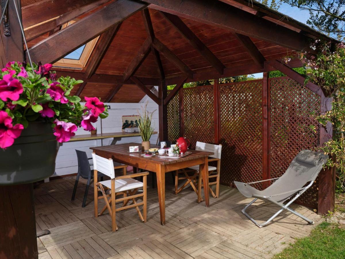 Bed and Breakfast Les Roses Santec Екстер'єр фото
