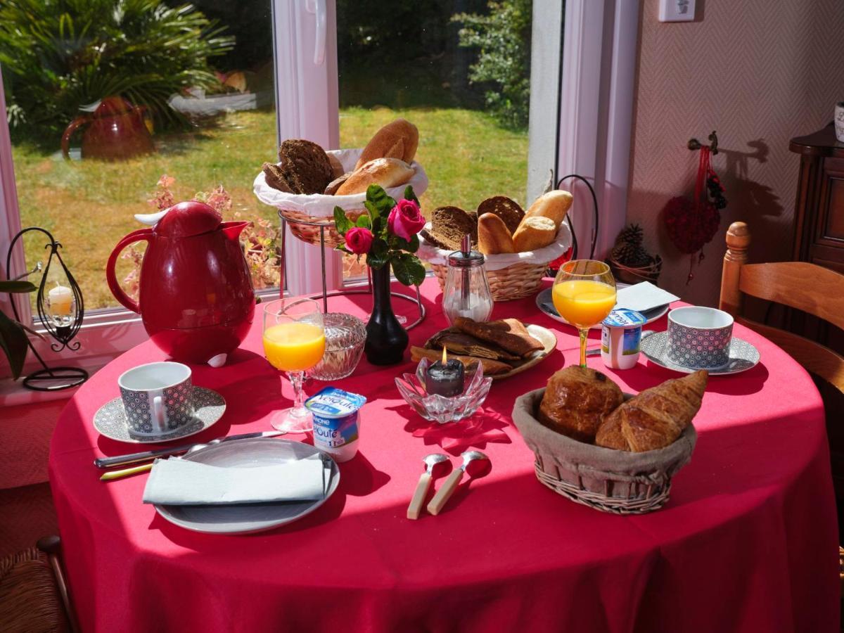 Bed and Breakfast Les Roses Santec Екстер'єр фото