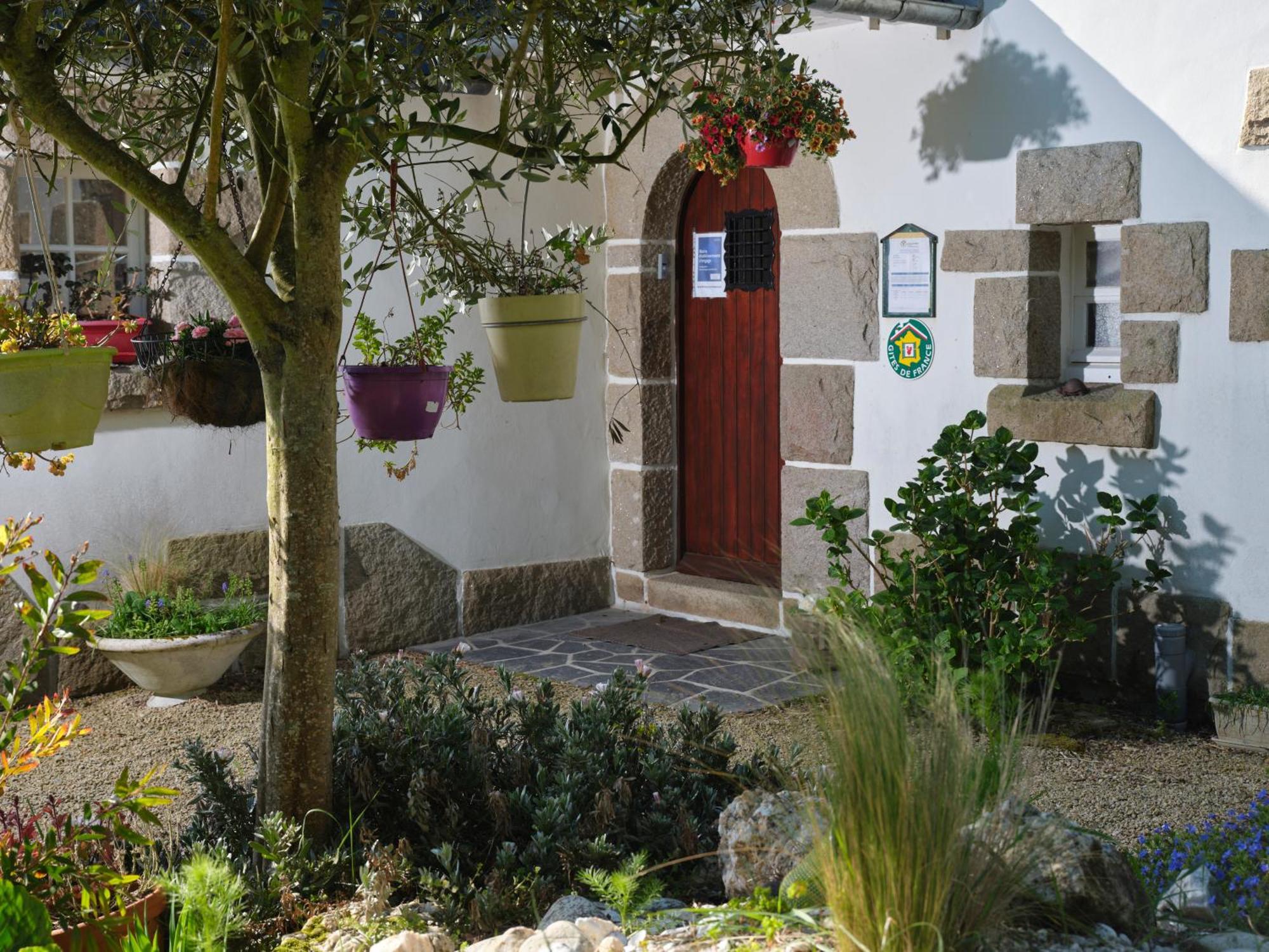 Bed and Breakfast Les Roses Santec Екстер'єр фото